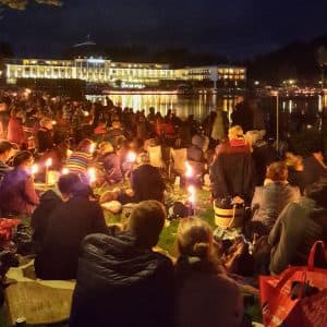 Musik und Licht am Hollersee – ein Lichtermeer für den Bürgerpark