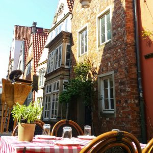 Gemütlich essen und trinken: Cafés und Restaurants im Schnoor-Viertel