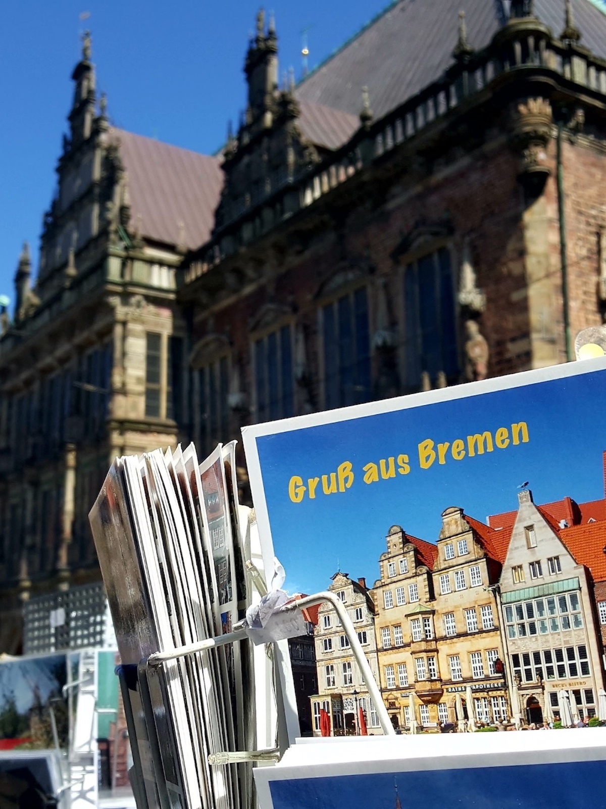 Bremens Top 10: Postkarte vom Bremer Marktplatz vor dem Rathaus